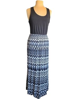 Faded Glory Black Tank Top Maxi Skirt with Black & Gray Chevron Print